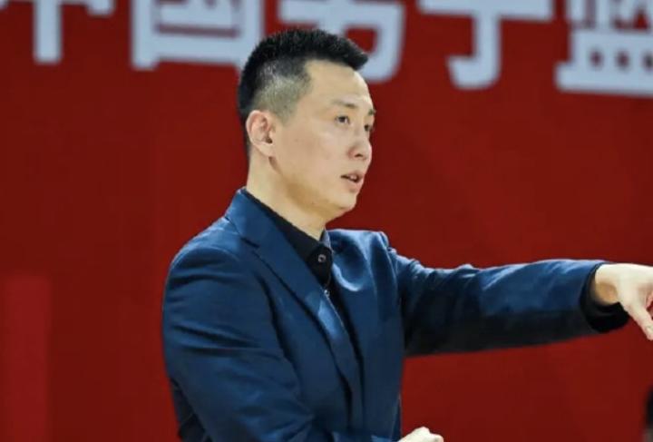  上海男篮大比分取胜四川，卢伟赛后：全队高度重视，祝对手逐步提升状态 体育新闻