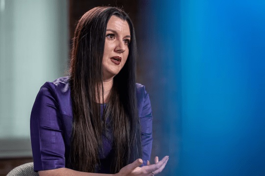  内部会议释放紧急信号；OpenAI战略急转弯，专注核心生产力工具以应对激烈竞争。 IT技术