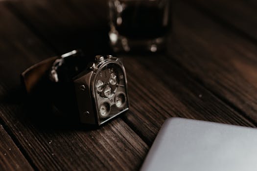 不再为面子买单：中产阶级的消费理性与腕表泡沫的幻灭 情感心理