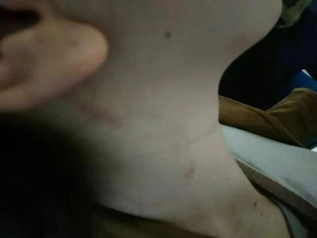  称呼的围城：当强制性认同遭遇暴力反噬的逻辑演变 情感心理