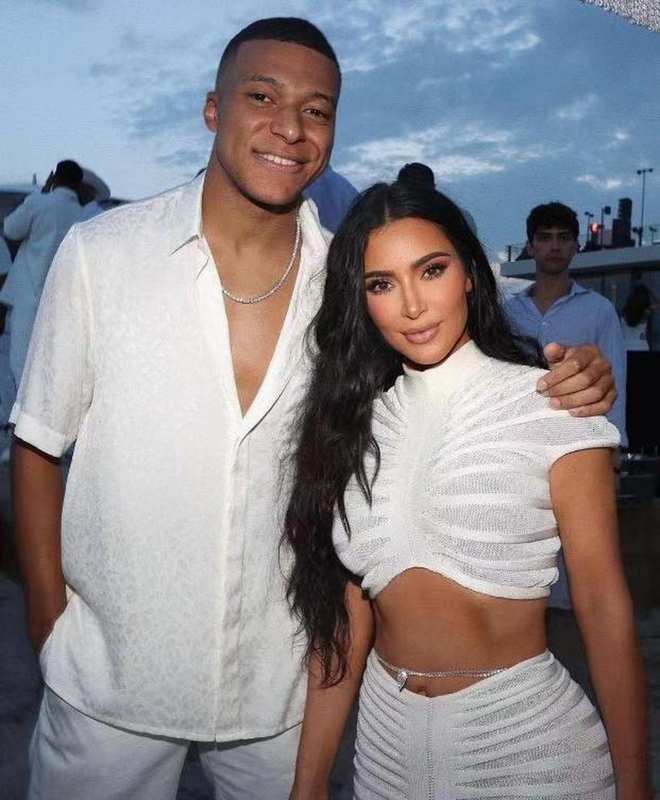  职业球星：姆巴佩的竞技巅峰与财富增长路径 体育新闻