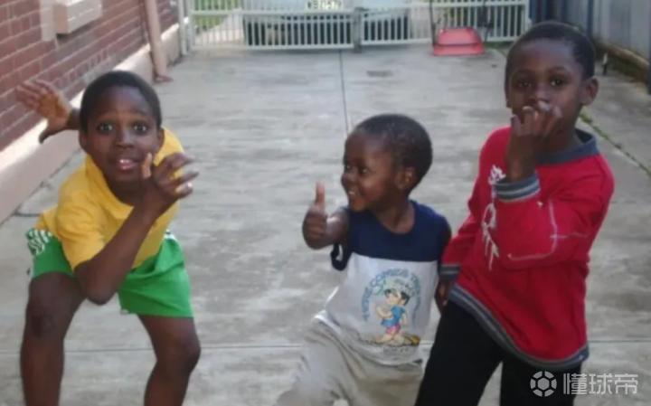  听见“滚回老家”时，我选择原谅：诺维奇前锋与他的排外和解之路 情感心理