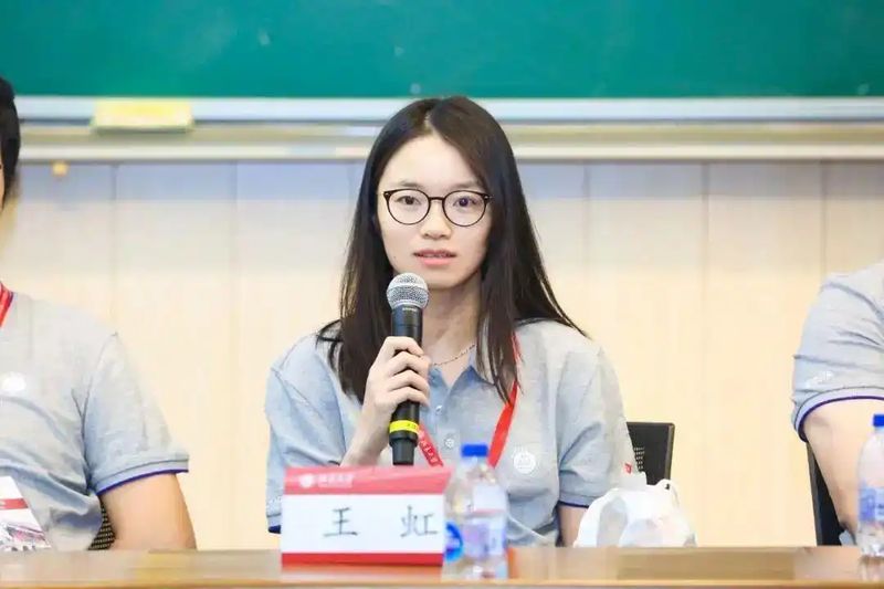 从桂林乡镇到数学之巅：一位天才科学家的成长路径与技术突破深度解析 新闻