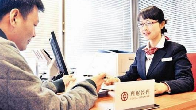  【深度复盘】美元理财“躺赚”逻辑崩塌：一位亲历者的汇率风险拆解 股票财经