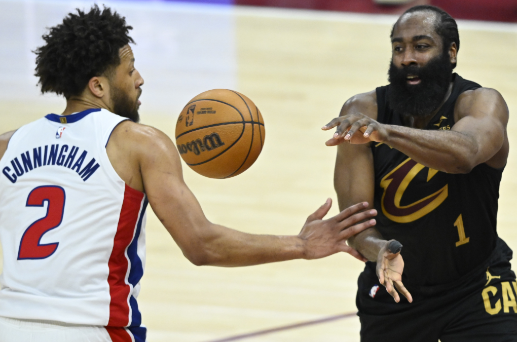  活塞60胜背后的攻防悖论：数据揭示夺冠热门的致命软肋 体育新闻