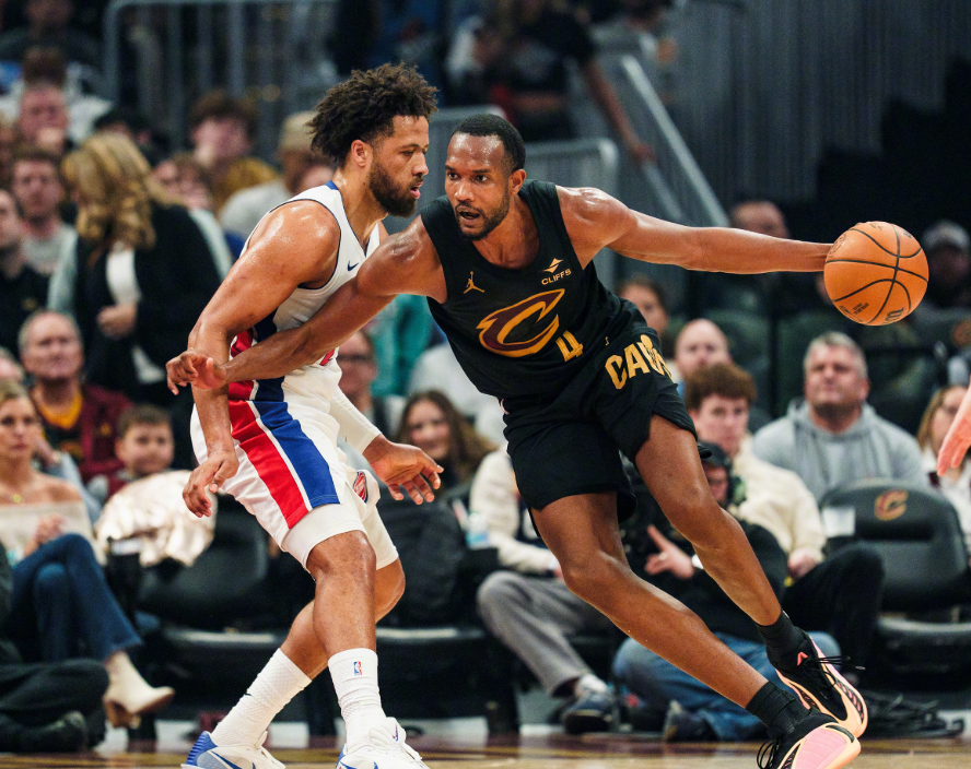  活塞60胜背后的攻防悖论：数据揭示夺冠热门的致命软肋 体育新闻